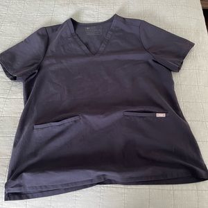 FIGS Casma three-pocket scrub top